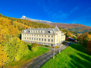 Solhov, Castle of the Lyngen Alps